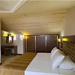 Отель Montana 3*