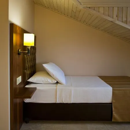 Montana Otel