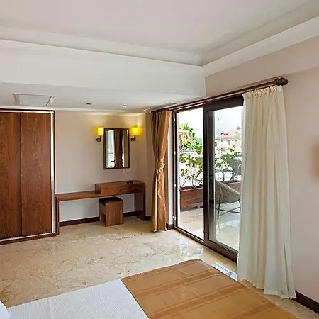 Montana Hotel 3*