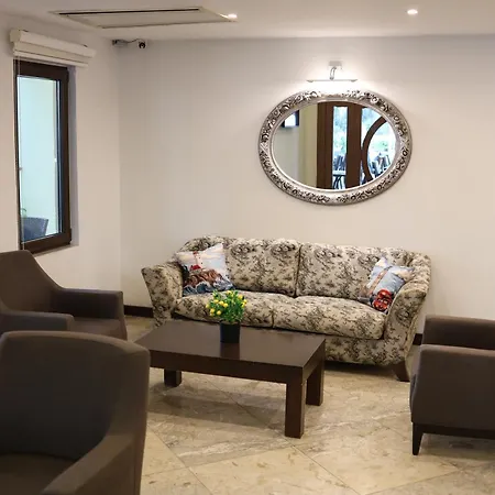 Montana Hotel 3*