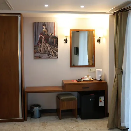 Montana Hotel